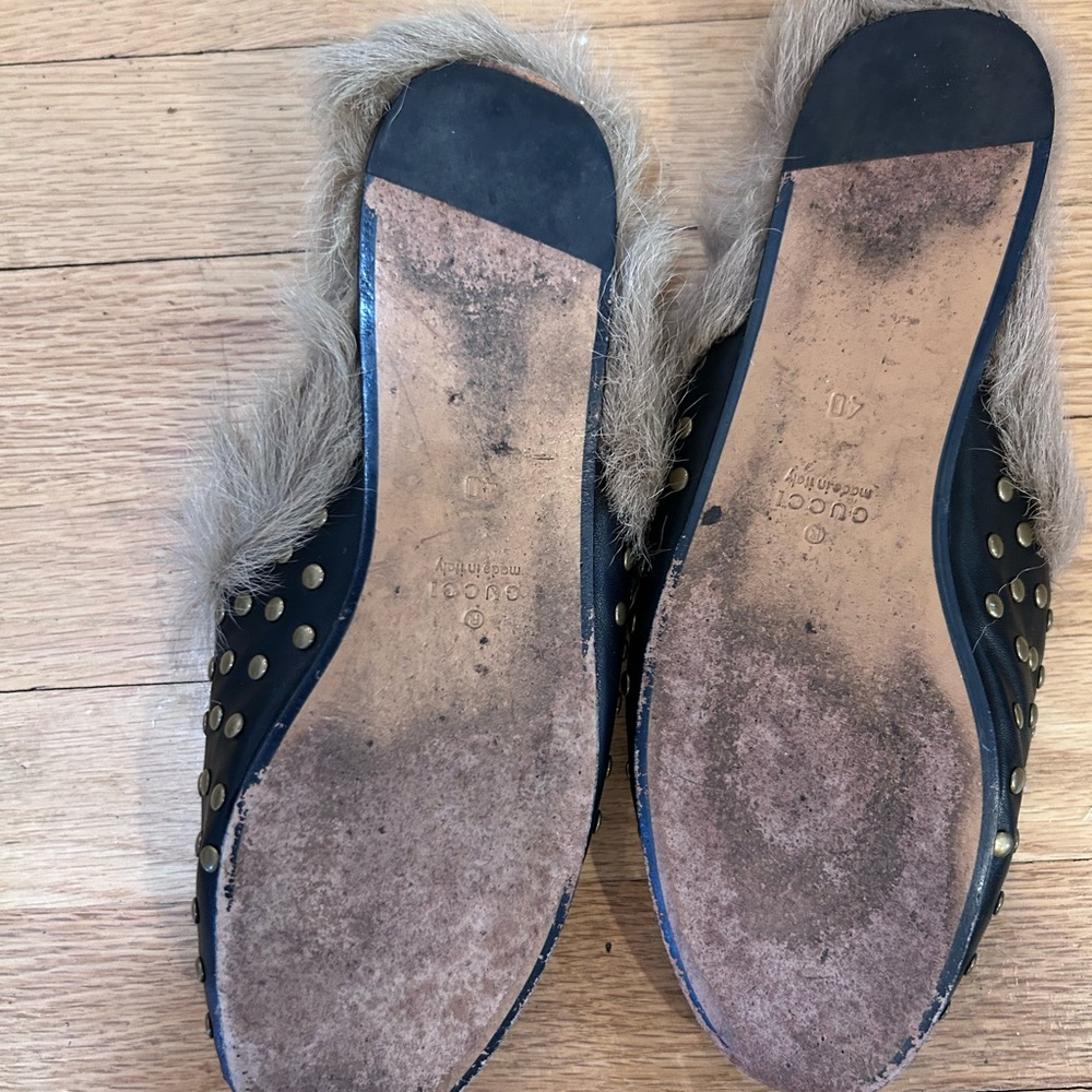 Gucci Black Leather Fur-Lined Studded Horsebit Slippers - Picture 3 of 3